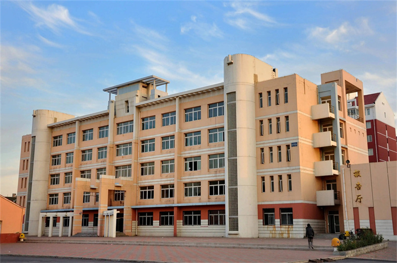  长郡教育集团雨花区金海中学 办学条件 _长沙金海中学_长沙市雨花金海中学 教学设备完善 