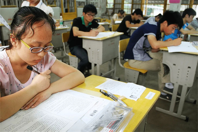 _高考复读学校学费一般标准_高考复读学校学费一般是多少